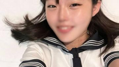 FC2-PPV-4529249 - [무수정] [18세, 검은 단발머리] 진짜 보석!  - 순진하고 순종적이며 순진한 제복을 입은 J*가 순진한 눈으로 노인의 자지를 빨고, 질 속에 생 질내 사정으로 강렬한 섹스를 합니다!!