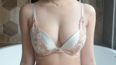 FC2-PPV-4744626 - SSS급 F컵 청초 미녀, 룰렛 섹스 게임에서 흑인 거근에 의한 연속 질내사정 (무삭제! 보너스 포함)